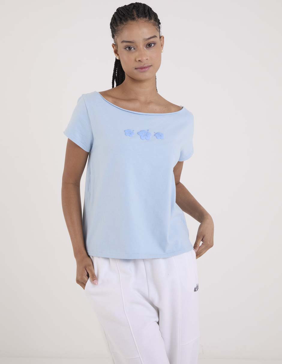 Playera manga corta cuello ojal para mujer 1