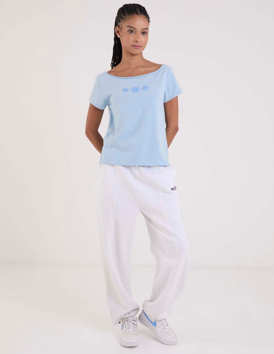 Playera manga corta cuello ojal para mujer 3