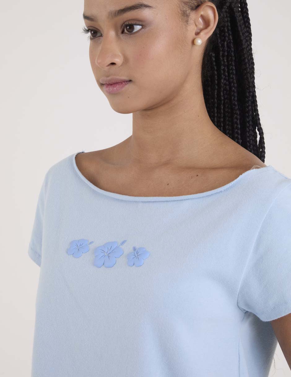 Playera manga corta cuello ojal para mujer 4