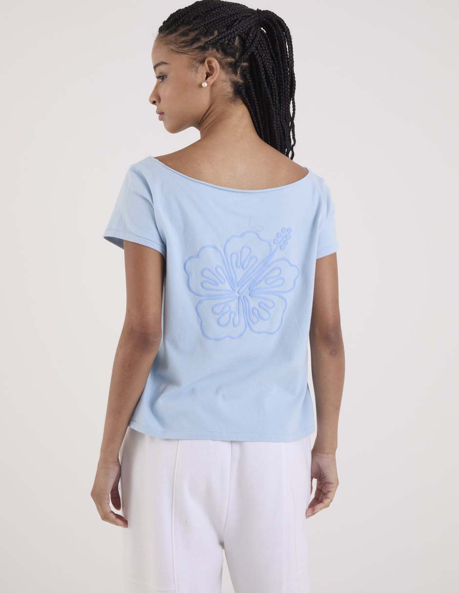 Playera manga corta cuello ojal para mujer 6