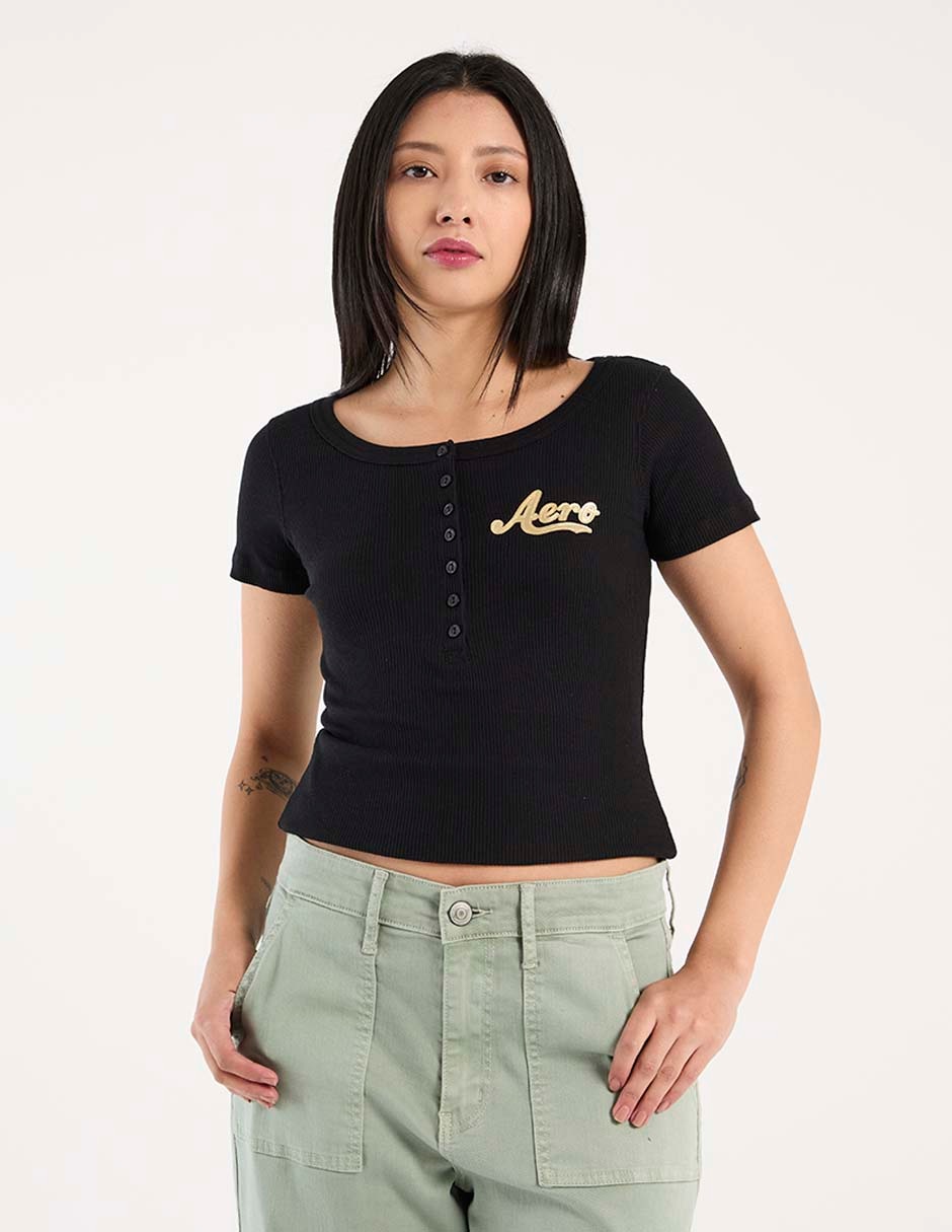 Playera manga corta cuello henley para mujer Playera manga corta cuello henley para mujer