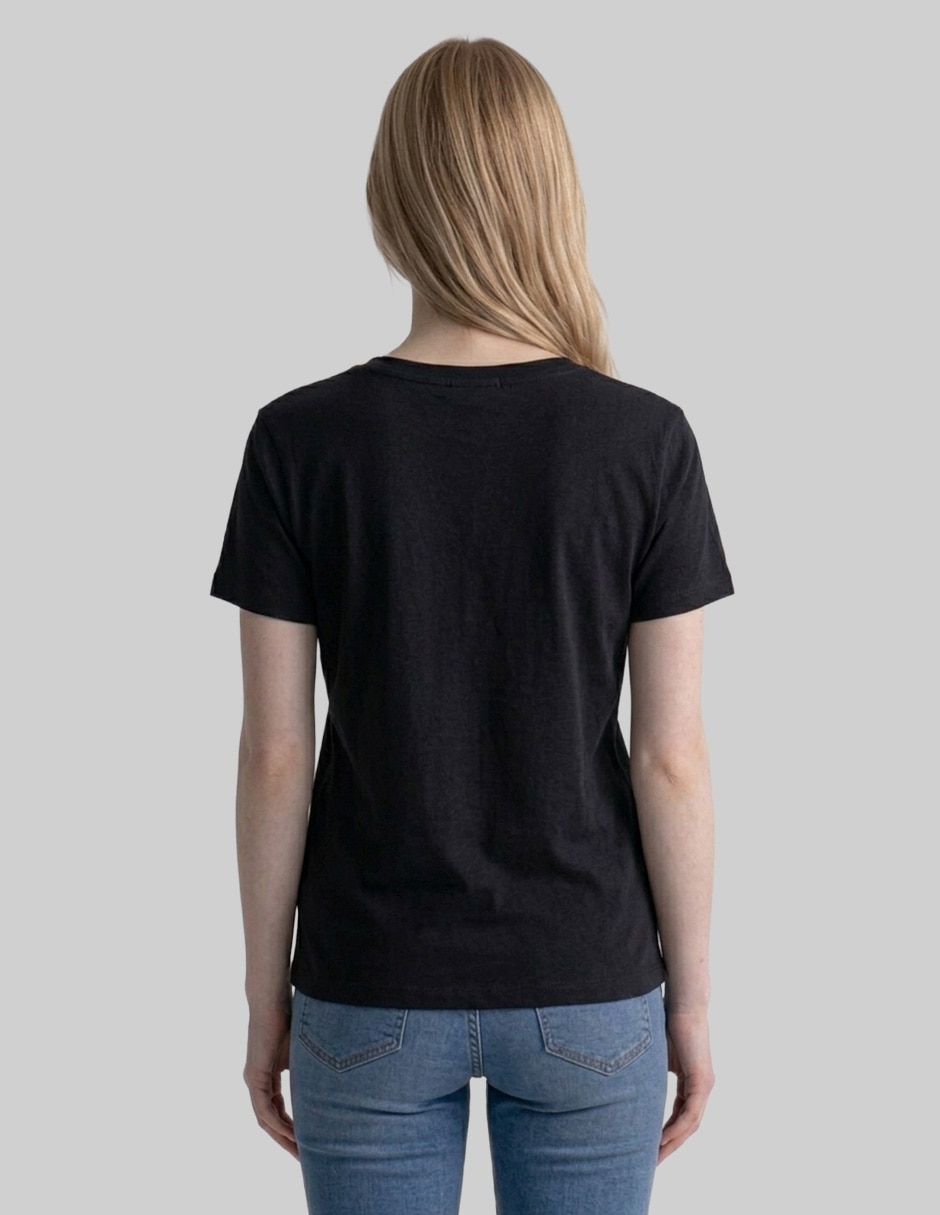 Playera manga corta cuello V para mujer 5
