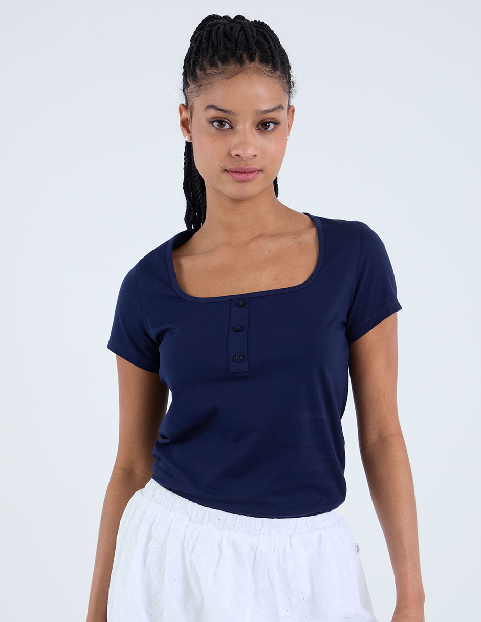 Playera manga corta cuello con botón para mujer