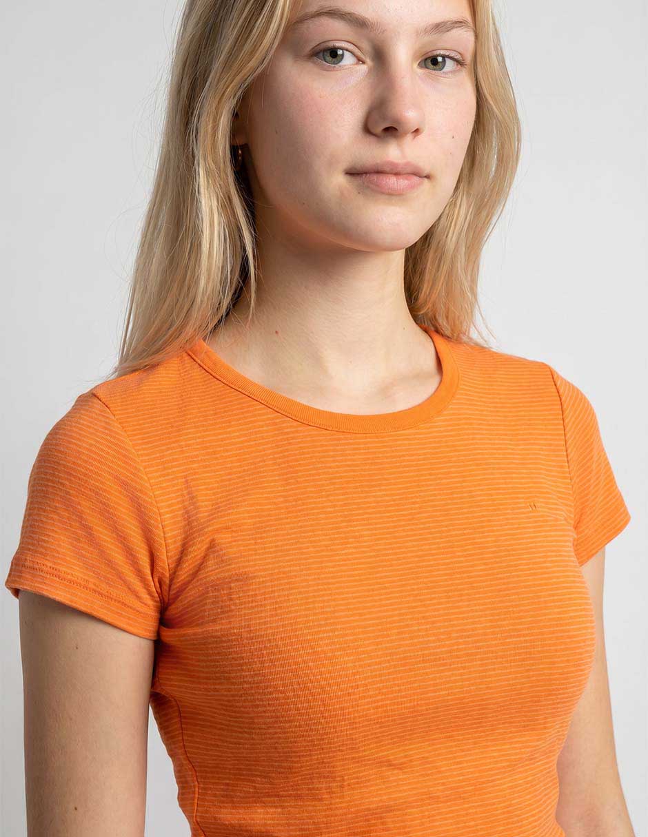 Playera manga corta cuello redondo para mujer