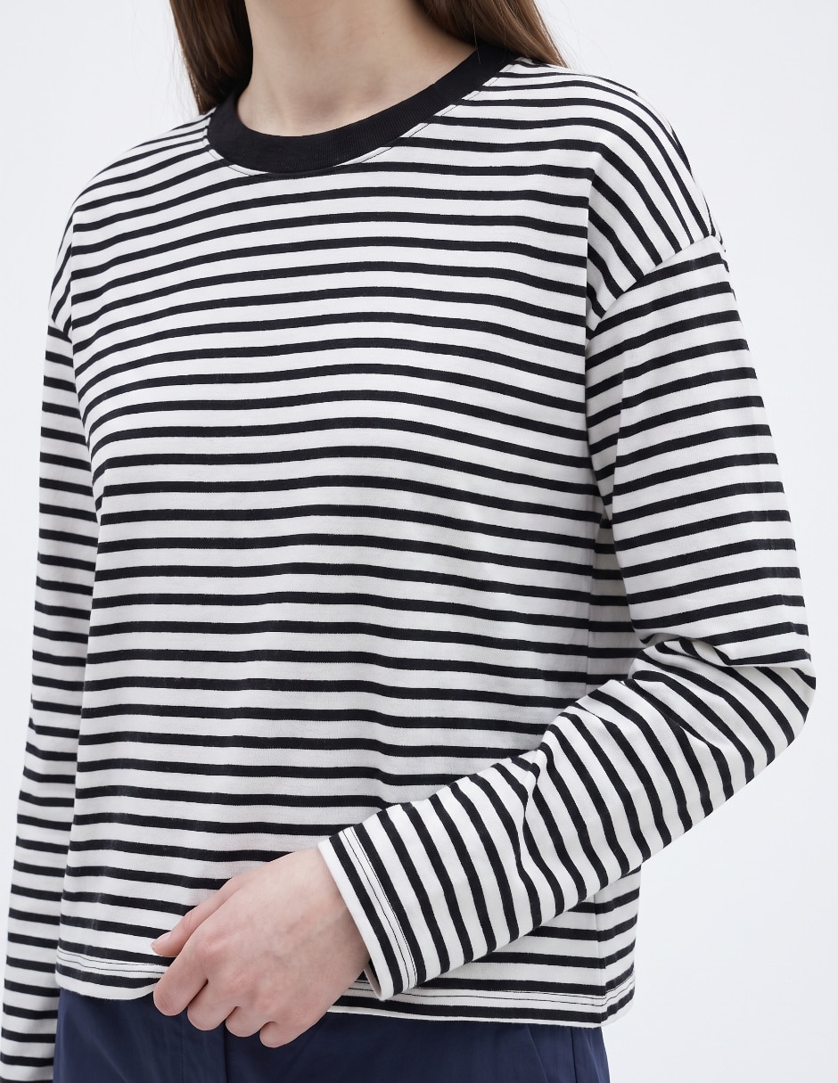 Playera manga larga Aéropostale cuello redondo para mujer 4