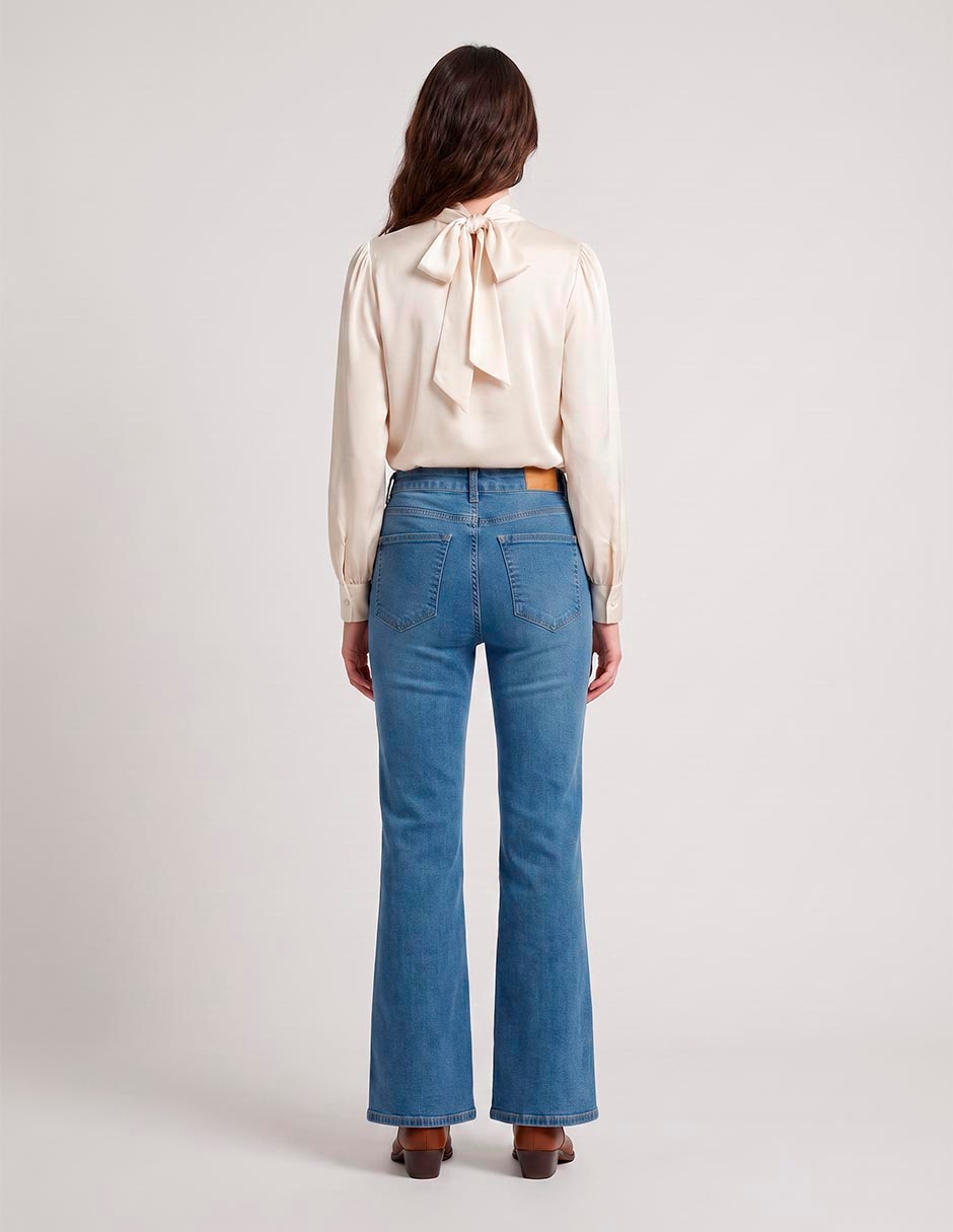 Jeans flare a la cintura para mujer 3